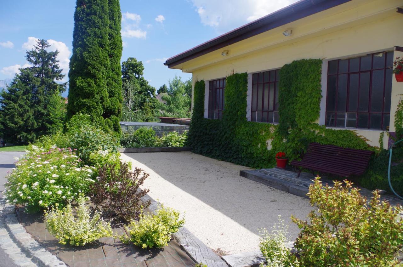 Le Paon Bleu Annecy Poisy Bed & Breakfast Eksteriør bilde